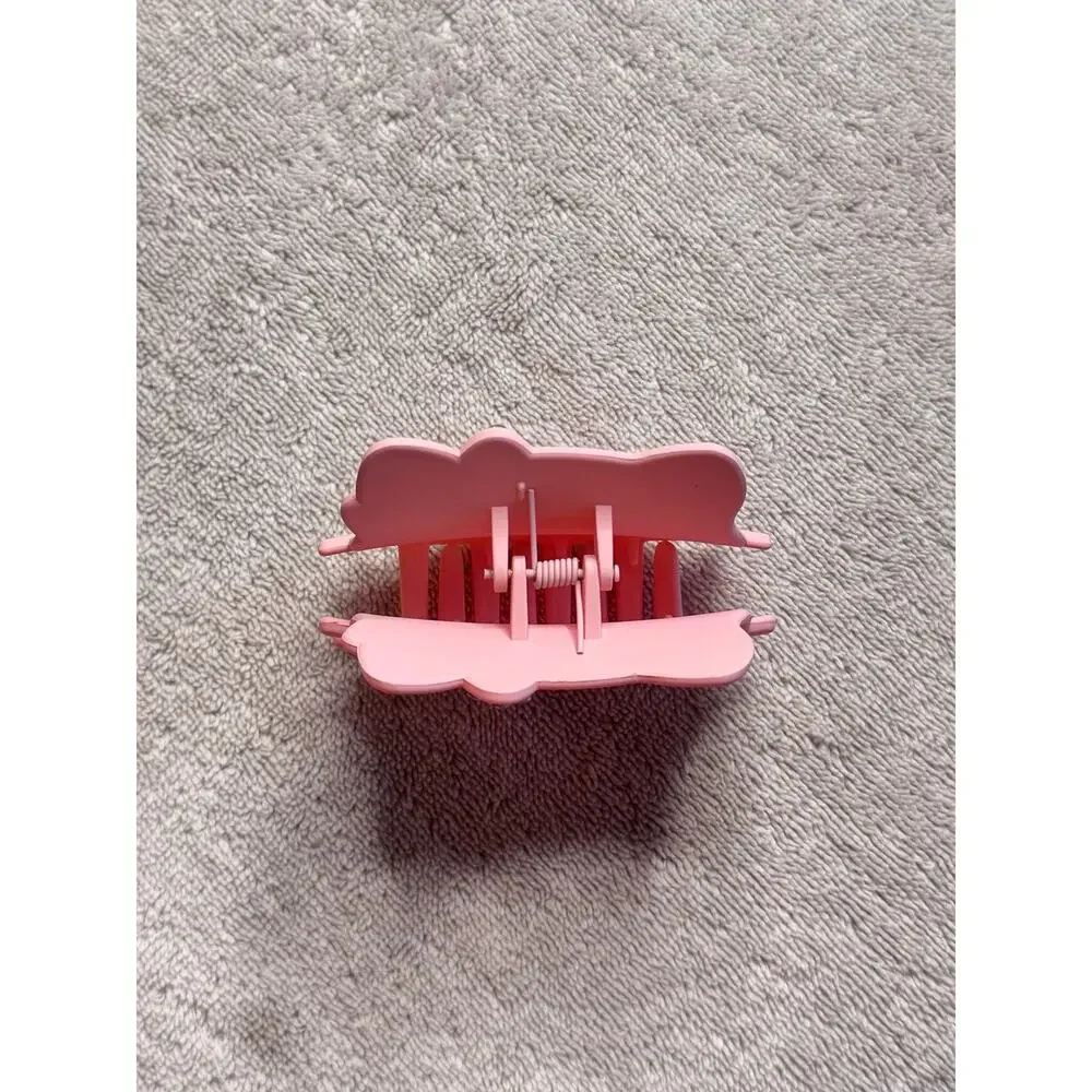 Large hello kitty hair claw clip matte  light pink with rhinestone accent